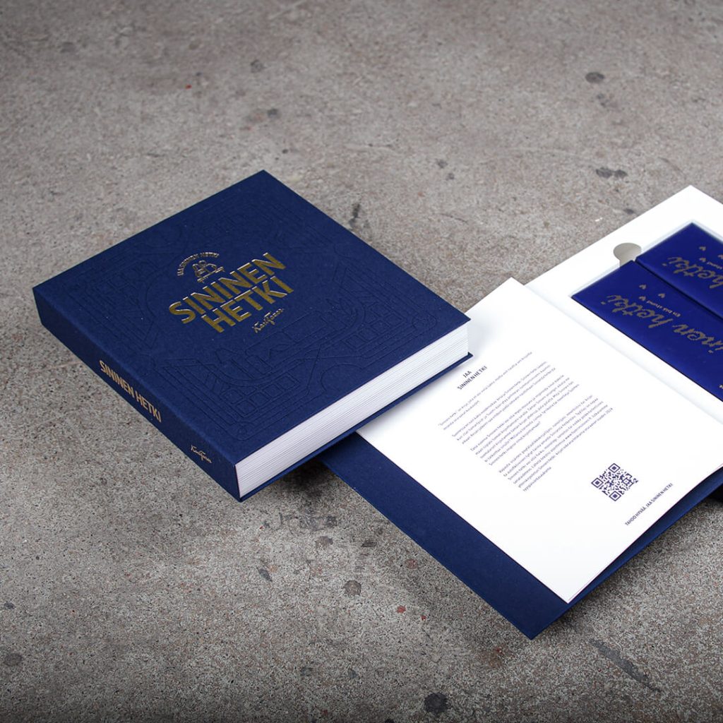 Foliopainettu ja debossing kannessa magneettisuljennalla pakkaus